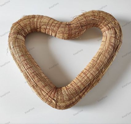 Szív alakú szalma alap cirokkal bevonva - 25 cm